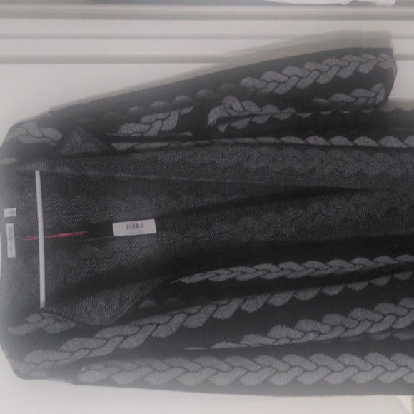 Cable Duster Cardigan Size 1x runs big like 2x - Picture 2 of 4